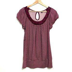 Maurices Cap Sleeves Tunic Top Key Hole Accent Purple Print Satin Collar Medium